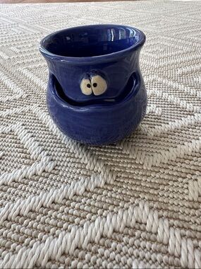 Ceramic Blue Face Egg Separator